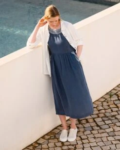 Pure Linen Embroidered Sleeveless Midi Dress